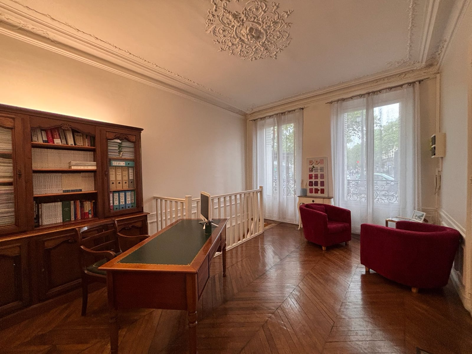 Salle de réception du cabinet de Claire Lerat