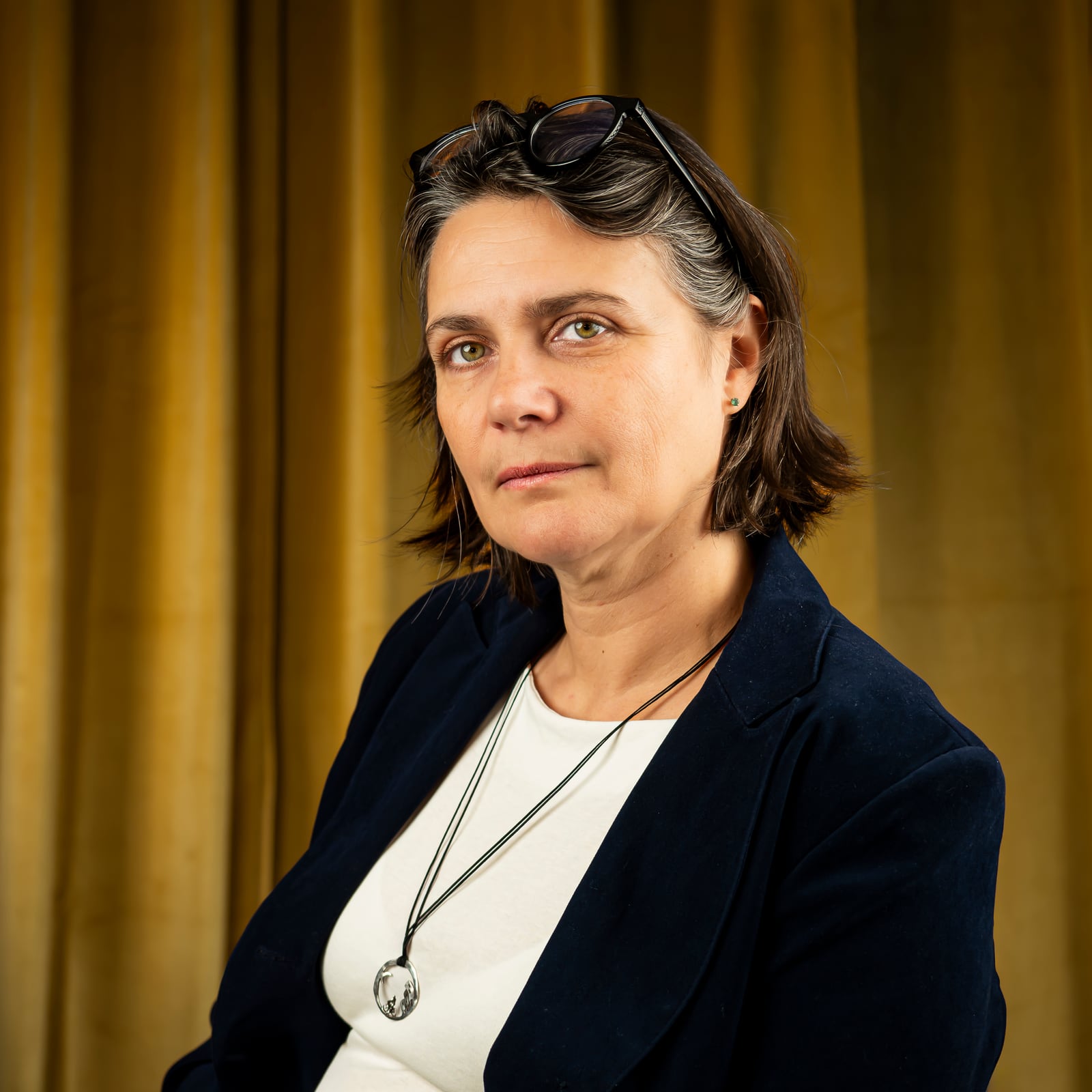 Portrait de Claire Lerat, avocate et médiatrice